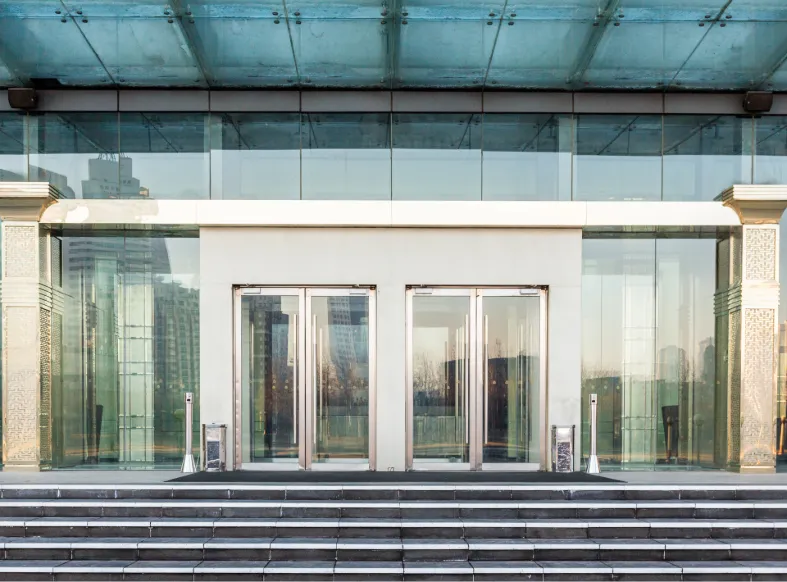 Suitable for offices, retail and other commercial settings that need reliable, low-maintenance frame systems.